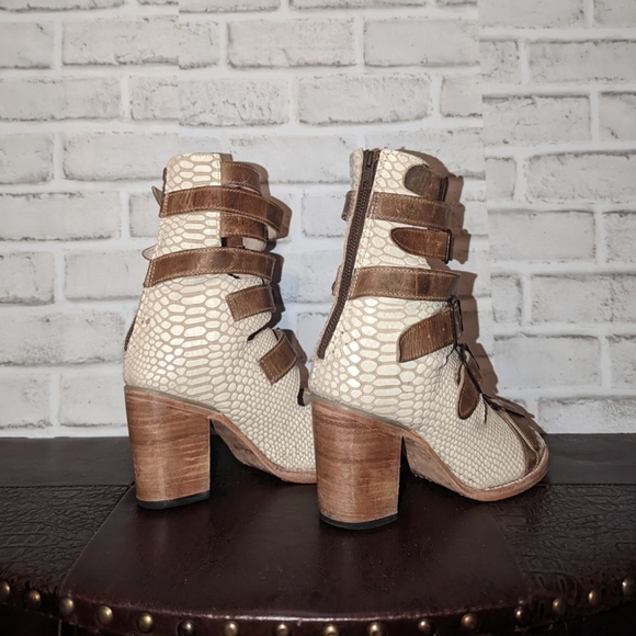 FreeBird Bond White Snake Bootie size 9 - Picture 7 of 11